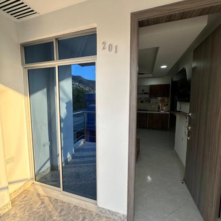 Hermoso Apartamento Vacacional en Gaira Santa Marta - 202 - Apartamento de 3 dormitorios - 4