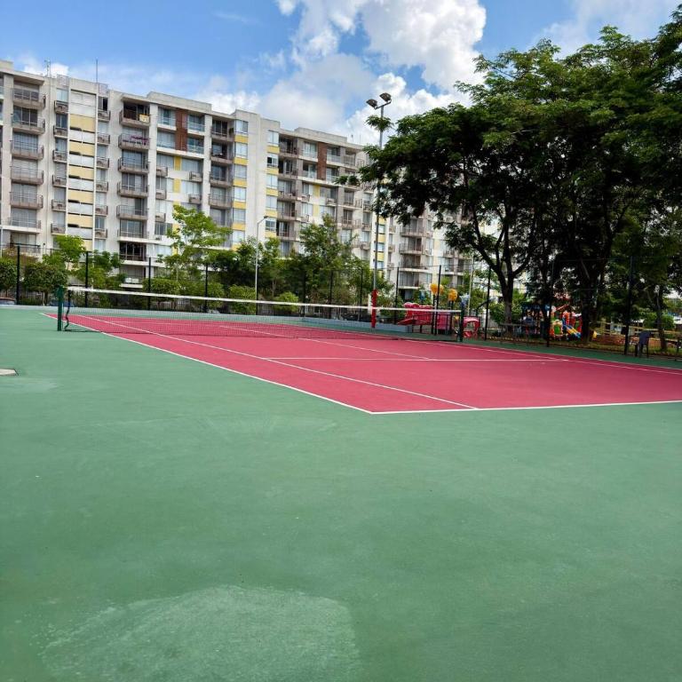 Apartamento en Ricaurte Club House con Piscina - Apartamento de 3 dormitorios con balcón - 9