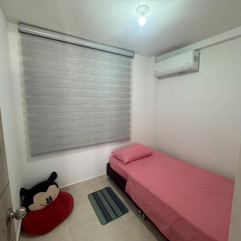 Apartamento en Ricaurte Club House con Piscina - Apartamento de 3 dormitorios con balcón - 11