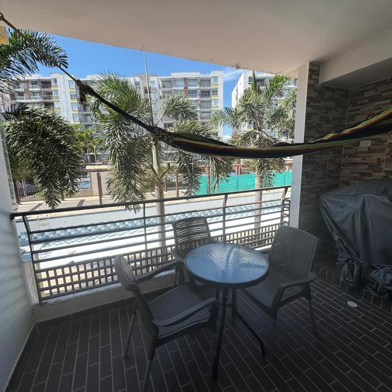 Apartamento en Ricaurte Club House con Piscina - Apartamento de 3 dormitorios con balcón - 12