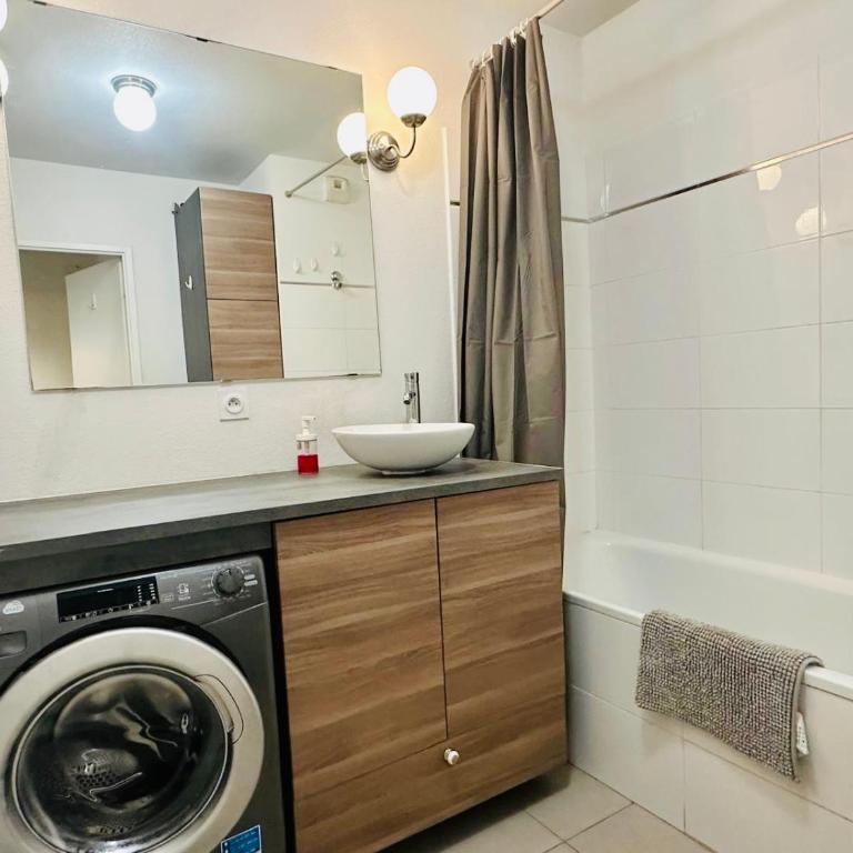T3 récent avec terrasse et parking - Two-Bedroom Apartment - 24
