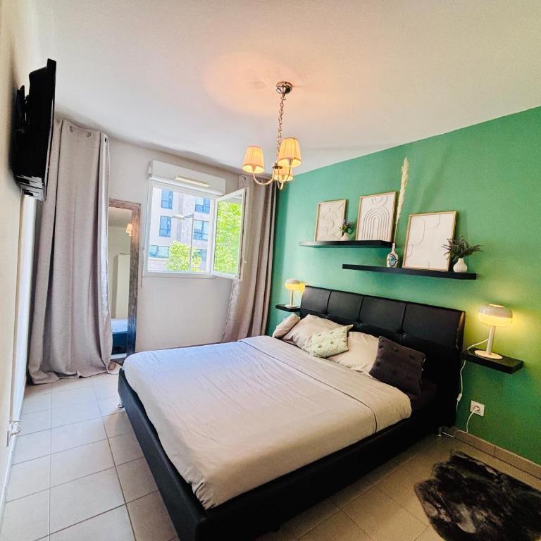 T3 récent avec terrasse et parking - Two-Bedroom Apartment - 1