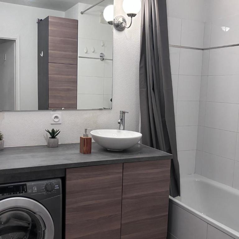 T3 récent avec terrasse et parking - Two-Bedroom Apartment - 47
