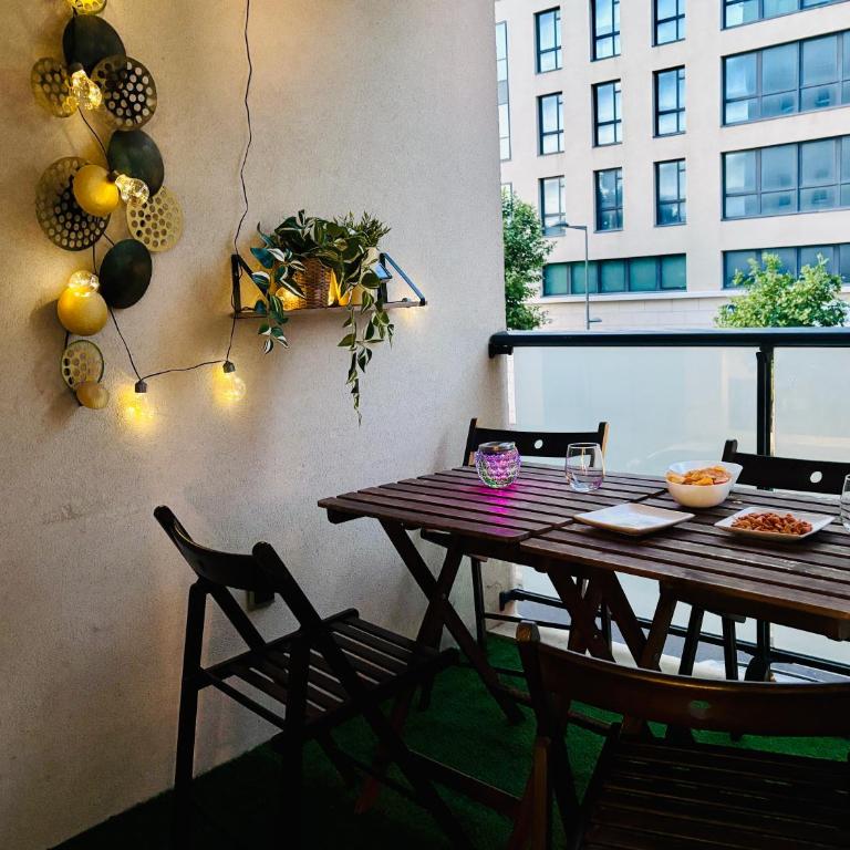 T3 récent avec terrasse et parking - Two-Bedroom Apartment - 53