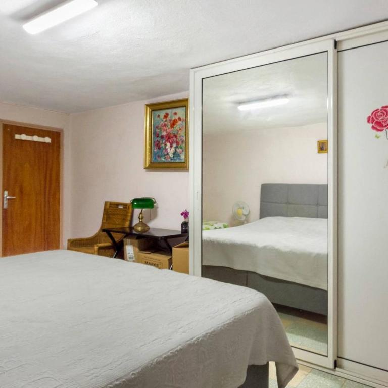 Appartement proche plage - Two-Bedroom Deluxe Apartment with Garden View - 12