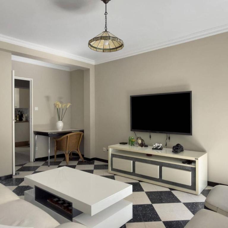 Sunnybeach LaCiotat pool AC Parking - Two-Bedroom Deluxe Apartment with Garden View - 20