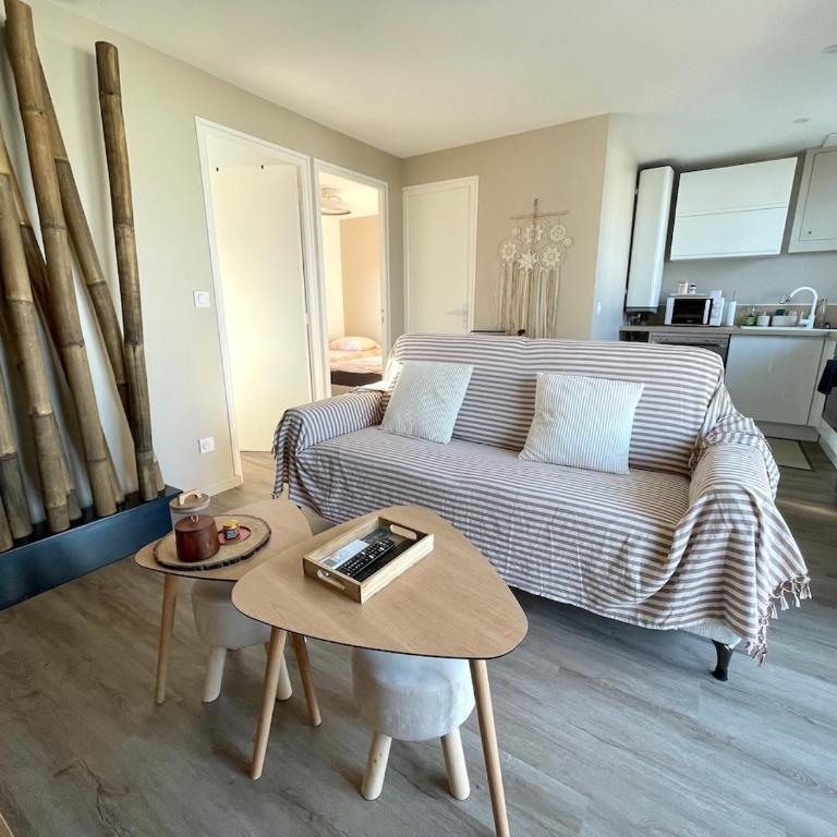 Le Chalet Sunset - Three-Bedroom House - 1