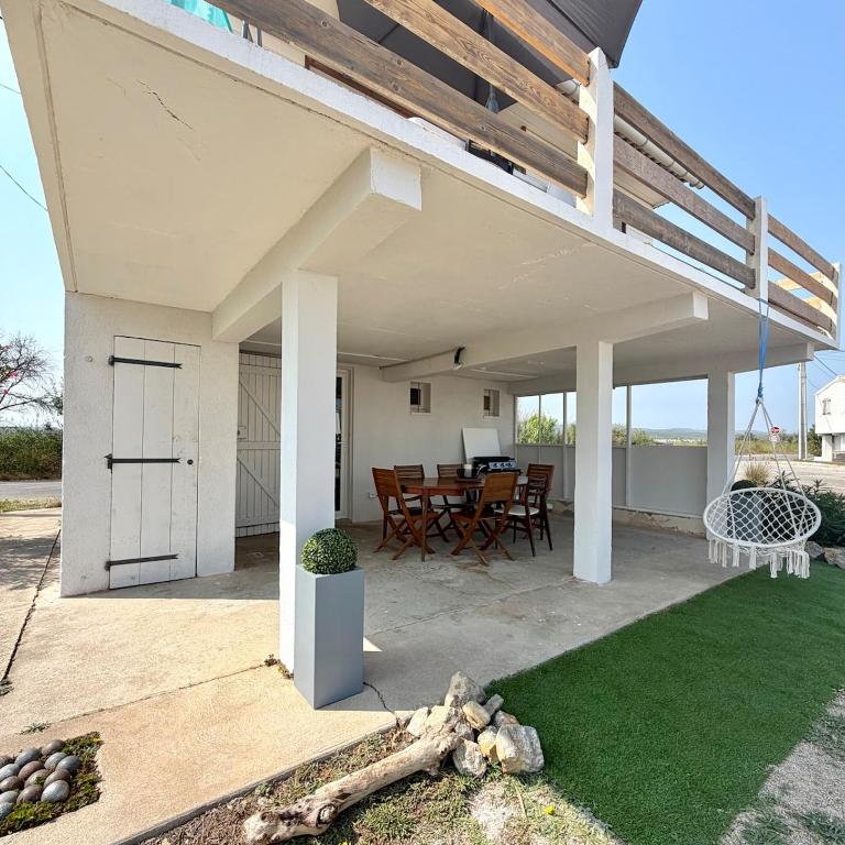Le Chalet Sunset - Three-Bedroom House - 12