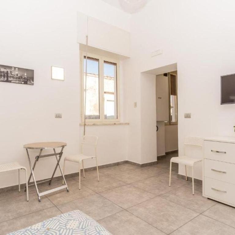 Vico Casanova with Terrace - Two-Bedroom Apartment - 37