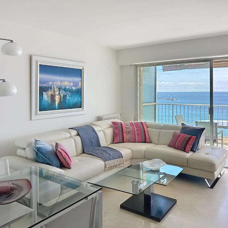 Beachfront 2-bedroom apartment with balcony - Appartement 2 Chambres avec Balcon et Vue sur la Mer - 1