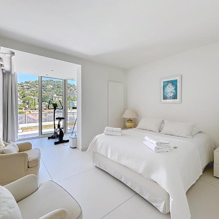 Penthouse 2-Bedroom apartment with 360º views and parking - Appartement 2 Chambres avec Terrasse et Vue sur la Mer - 12