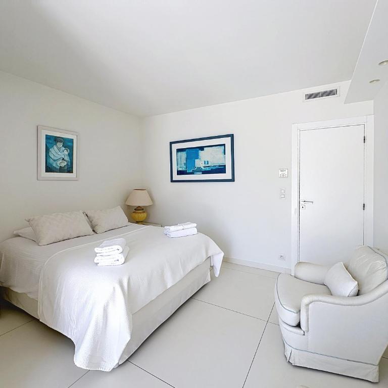 Penthouse 2-Bedroom apartment with 360º views and parking - Appartement 2 Chambres avec Terrasse et Vue sur la Mer - 14
