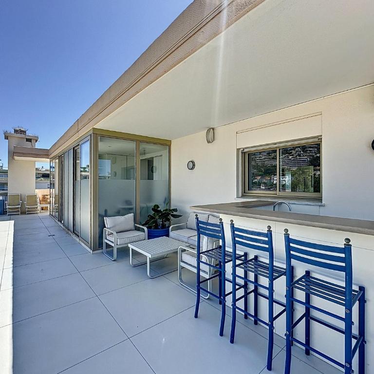 Penthouse 2-Bedroom apartment with 360º views and parking - Appartement 2 Chambres avec Terrasse et Vue sur la Mer - 24