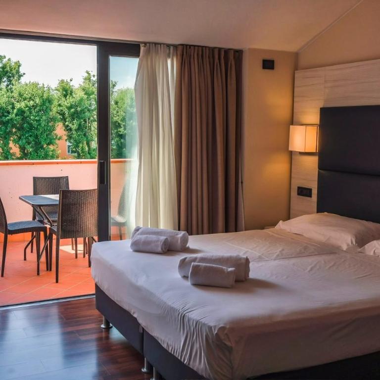 Yachting Hotel Mistral - Camera Matrimoniale Comfort - 6