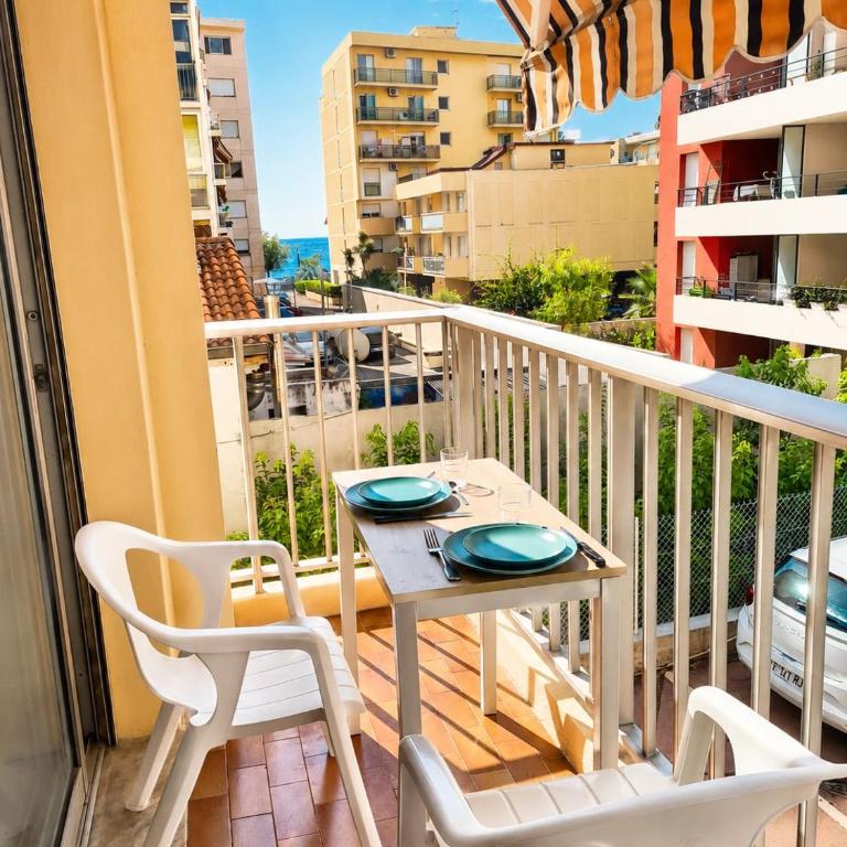 Studio avec balcon à 100m de la plage Menton Monaco - Apartment mit 1 Schlafzimmer - 21