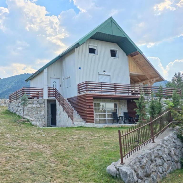 Mountain Peace Cottage - Three-Bedroom House - 6