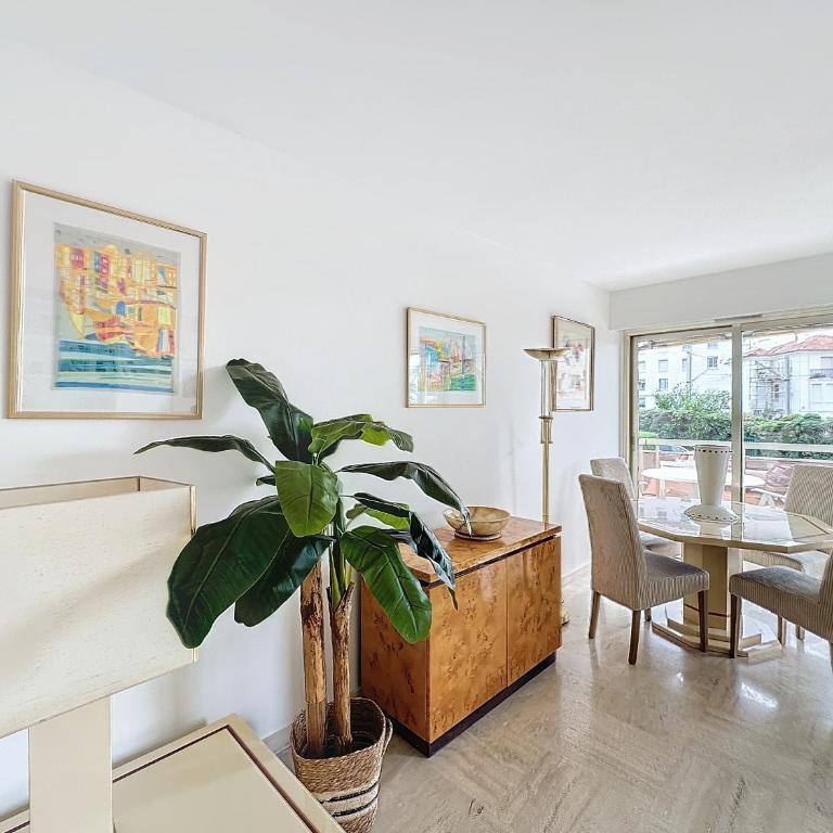 2 bedroom apartment with parking 3 mins from La Croisette beach - Appartement 2 Chambres avec Balcon - 2
