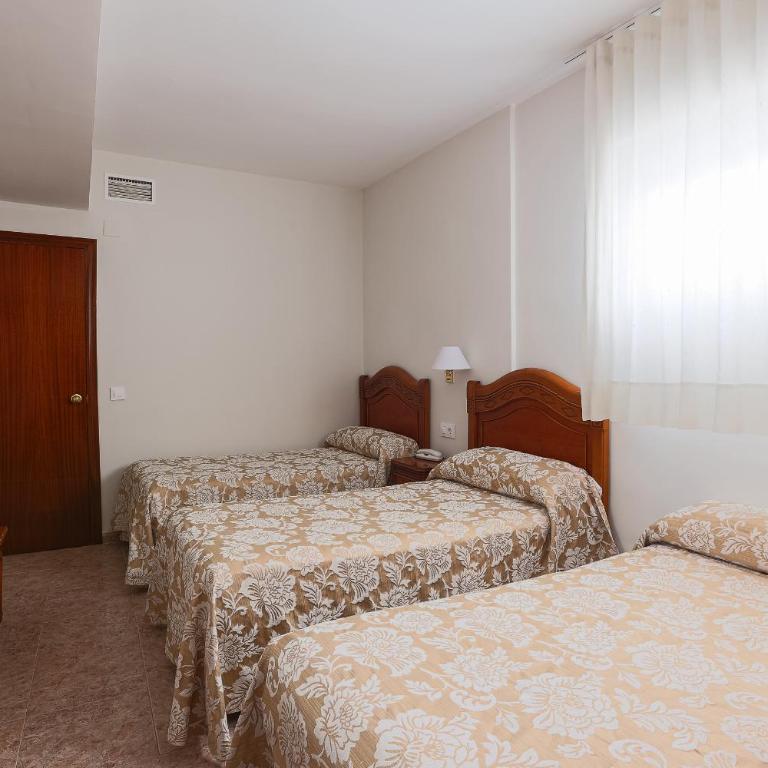 Hotel Riviera - Chambre Double avec Lit d'Appoint - 6
