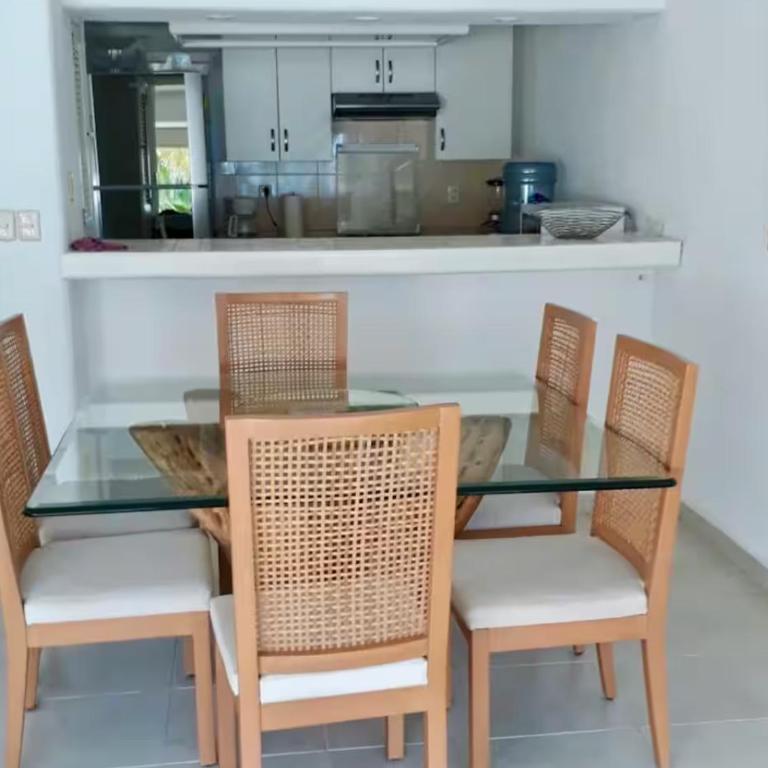 Apartamento Frente al Mar en Acapulco Diamante con Vista Espectacular - Three-Bedroom Apartment - 7