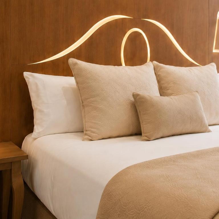 Legazpi Doce Rooms & Suites - Habitación Doble con balcón - 1 o 2 camas - 2