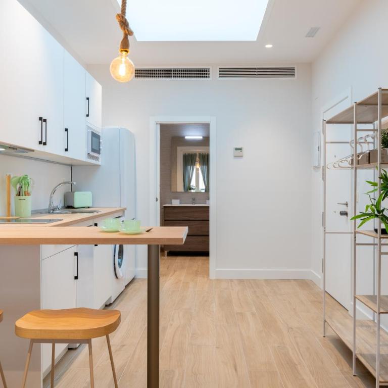 SevilleBnB Group- Santa Barbara Central Suites, Sevilla center - Apartamento con balcón - 12