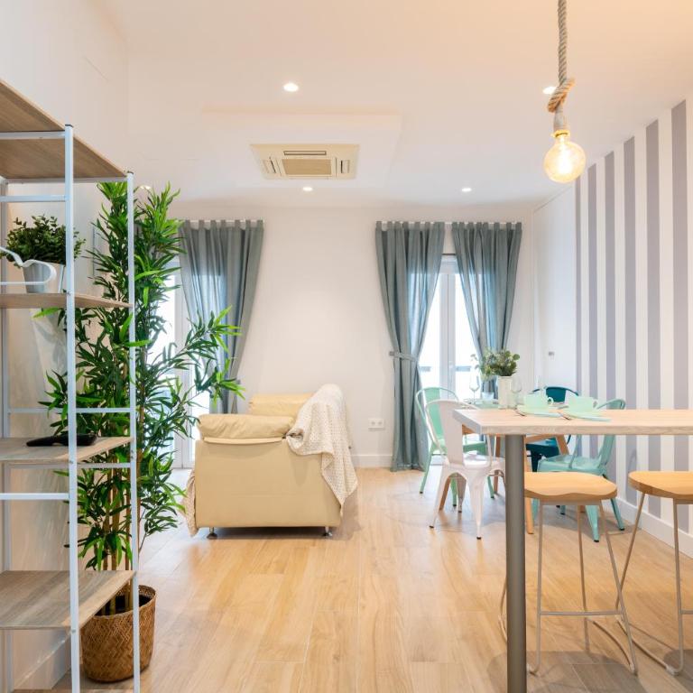 SevilleBnB Group- Santa Barbara Central Suites, Sevilla center - Apartamento con balcón - 21