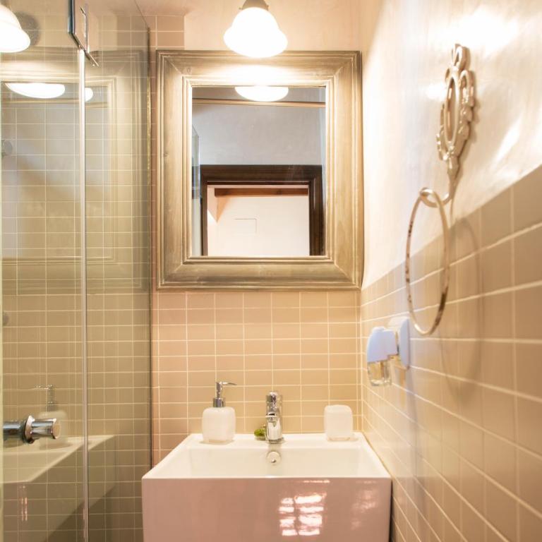 Apartamento Puerta Elvira Centro free parking - Two-Bedroom Apartment - 11