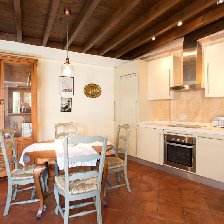 Apartamento Puerta Elvira Centro free parking - Two-Bedroom Apartment - 10