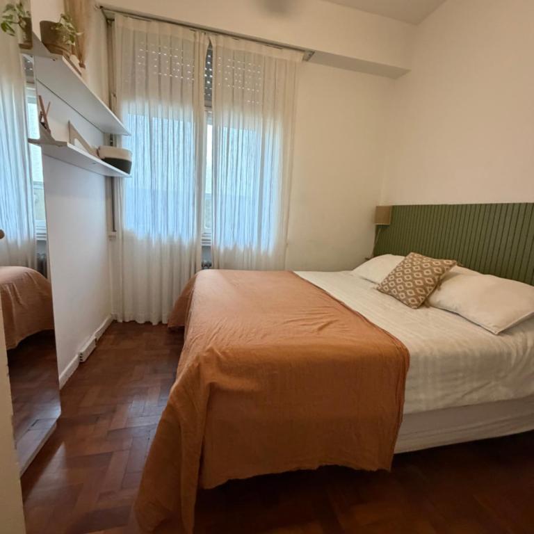 Departamento de 3 dormitorios amplio y luminoso en recoleta - Three-Bedroom Apartment - 17