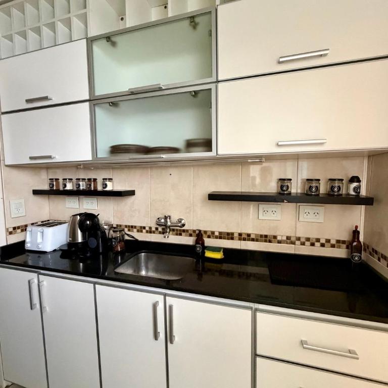 Departamento de 3 dormitorios amplio y luminoso en recoleta - Three-Bedroom Apartment - 19