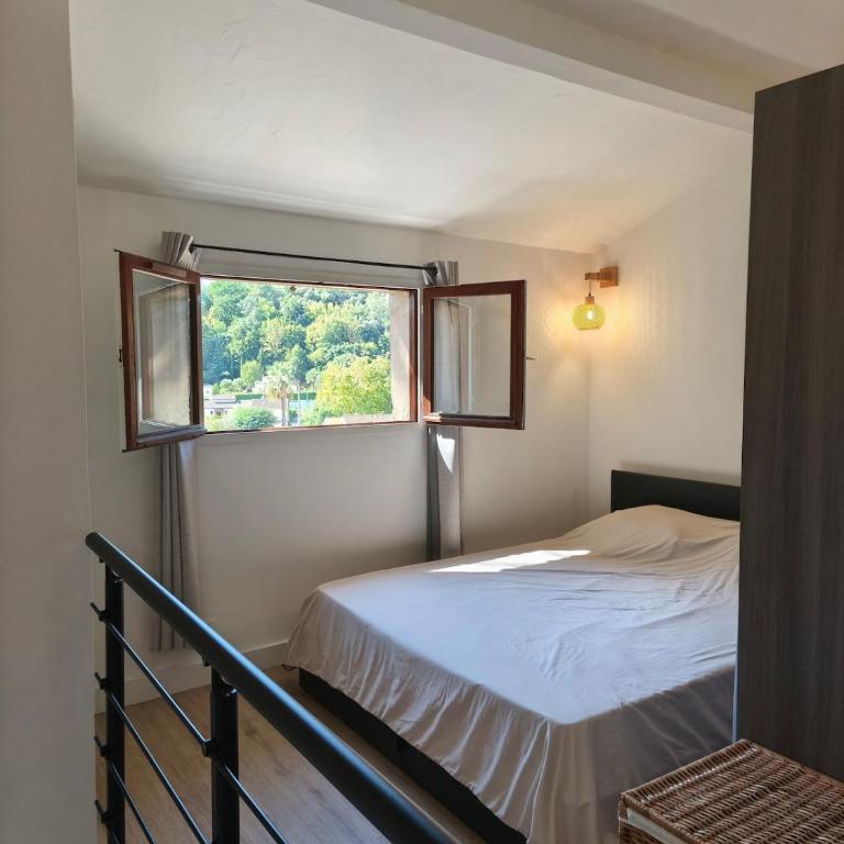 La Petite Maison Jacuzzi au son des cigales - Two-Bedroom Apartment - 2