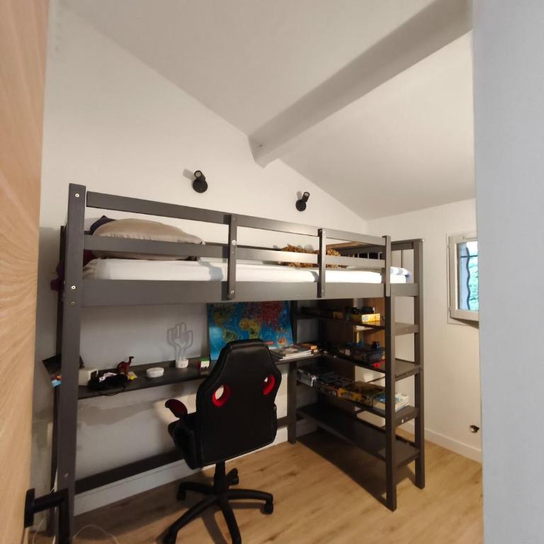 La Petite Maison Jacuzzi au son des cigales - Two-Bedroom Apartment - 3