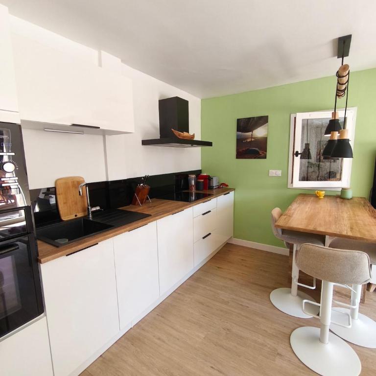 La Petite Maison Jacuzzi au son des cigales - Two-Bedroom Apartment - 8