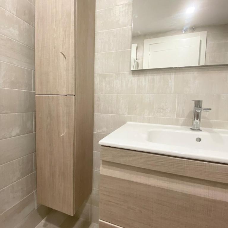 The Park Lounge - Elegant Live-Work Apartment by Park - Room #1713714001 - 41