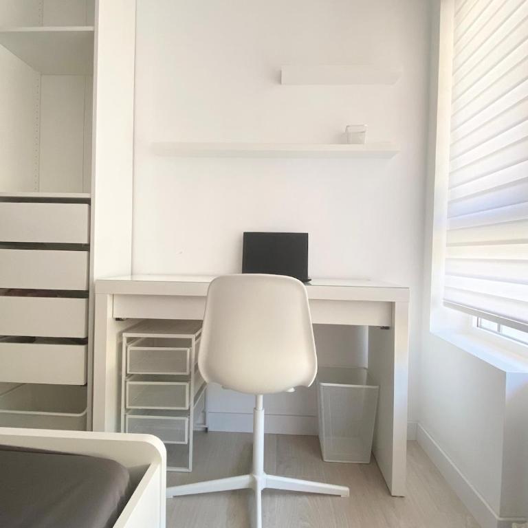 The Park Lounge - Elegant Live-Work Apartment by Park - Room #1713714001 - 17