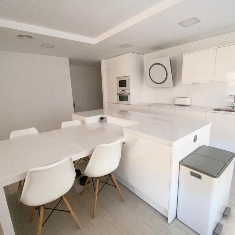 The Park Lounge - Elegant Live-Work Apartment by Park - Room #1713714001 - 6