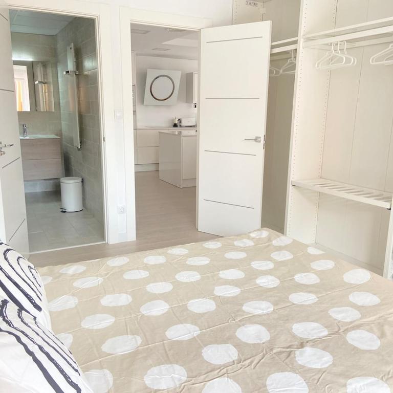 The Park Lounge - Elegant Live-Work Apartment by Park - Room #1713714001 - 22