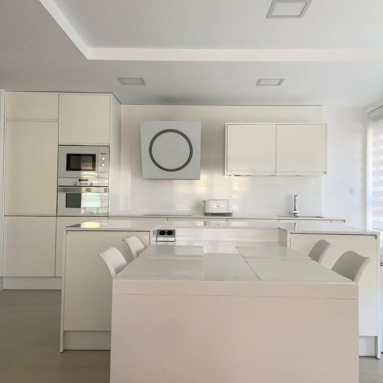 The Park Lounge - Elegant Live-Work Apartment by Park - Room #1713714001 - 5