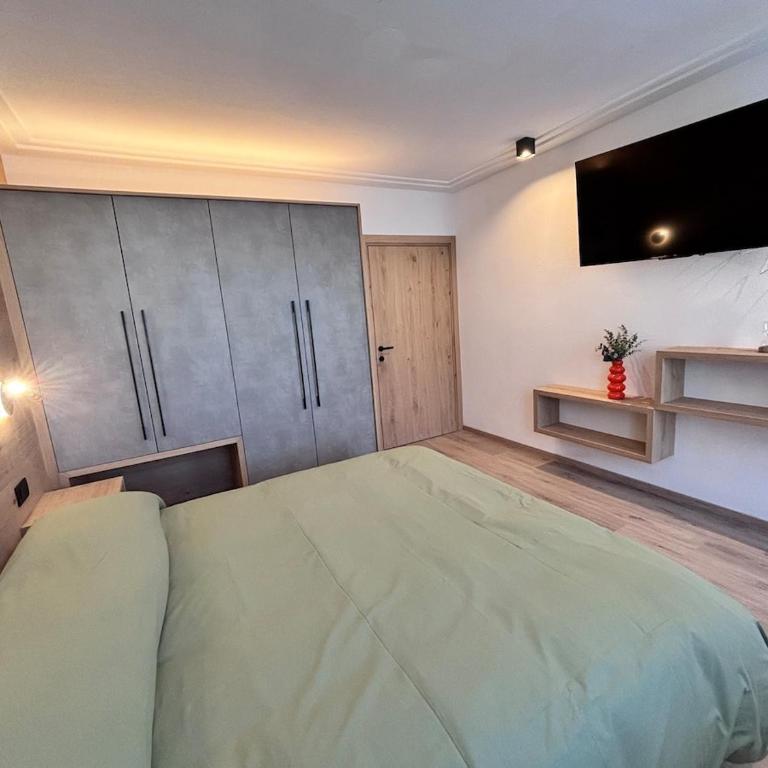 - Room #1713718701 - 9