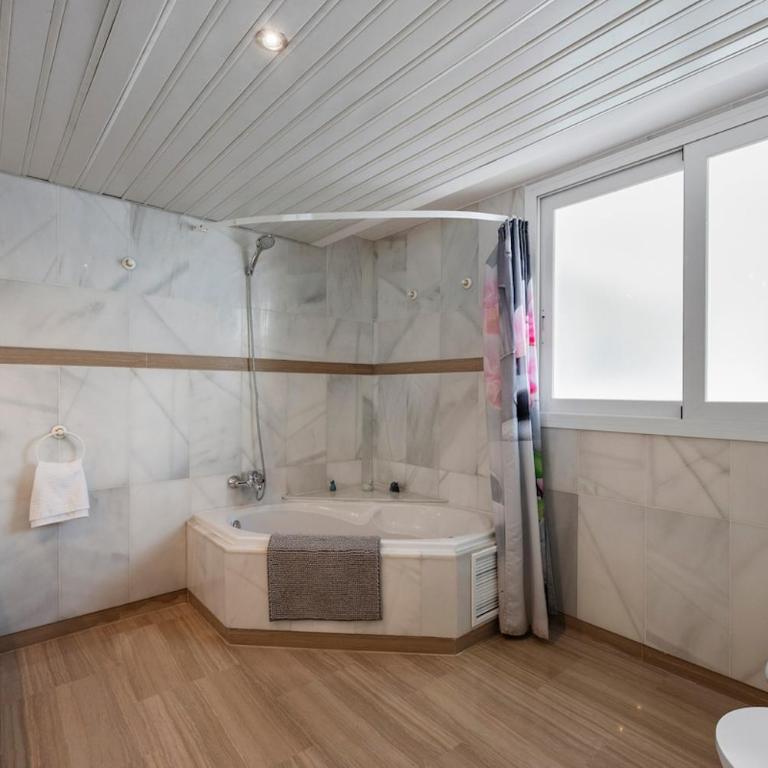 LXR Port Azure 3HAB Frente al mar - Appartamento con 3 Camere da Letto e con Vista - 15