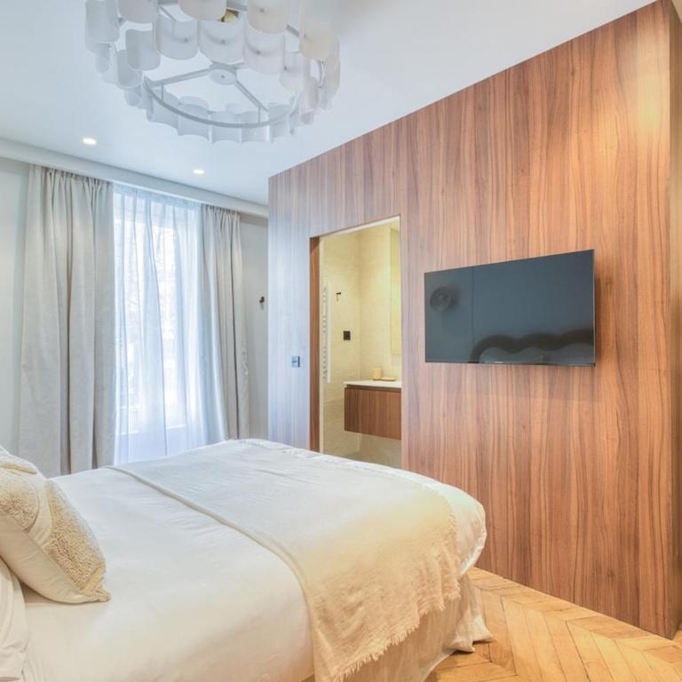  - Room #1713731301 - 10