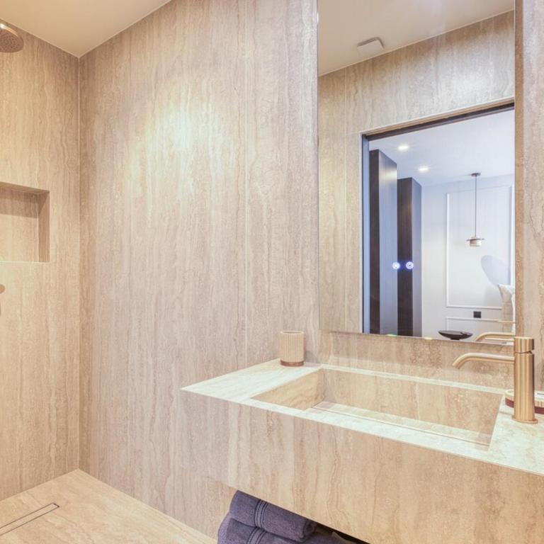  - Room #1713731301 - 26
