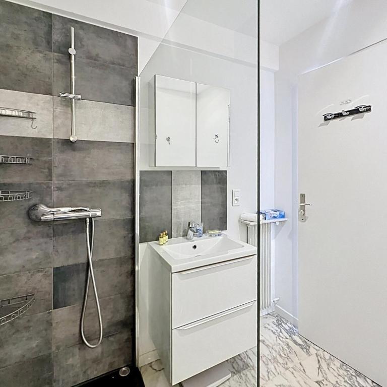 Cozy one bedroom apartment with balcony and parking - Appartement 1 Chambre avec Balcon - 14