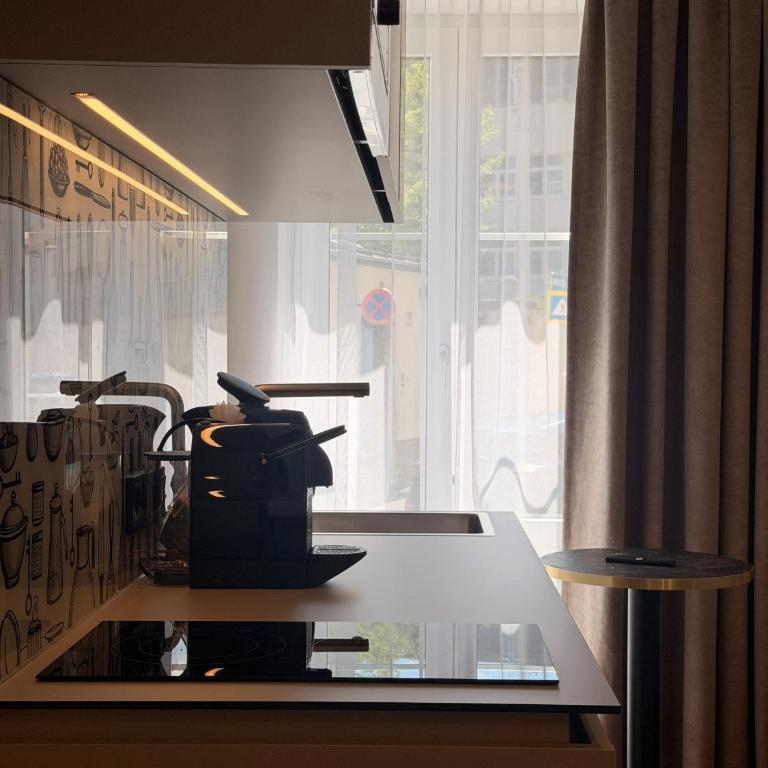 Blackhome City Hauptbahnhof I contactless check-in - Deluxe Dreibettzimmer - 2
