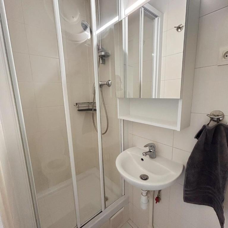  - Room #1713748801 - 11