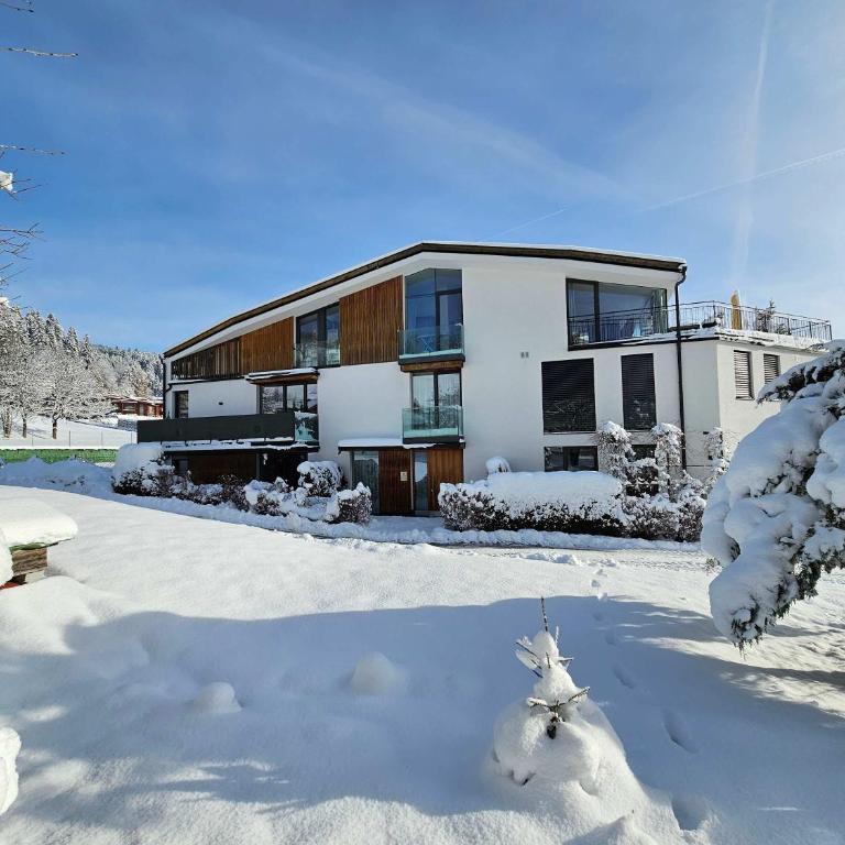 Stunning mountain views sauna walk to ski lift - Apartment - 18