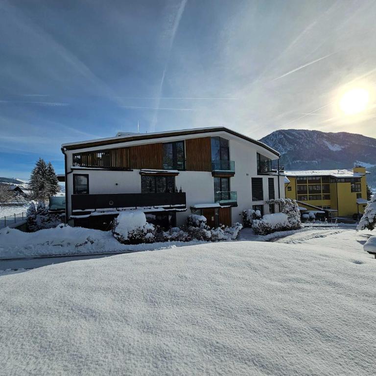 Stunning mountain views sauna walk to ski lift - Apartment - 16