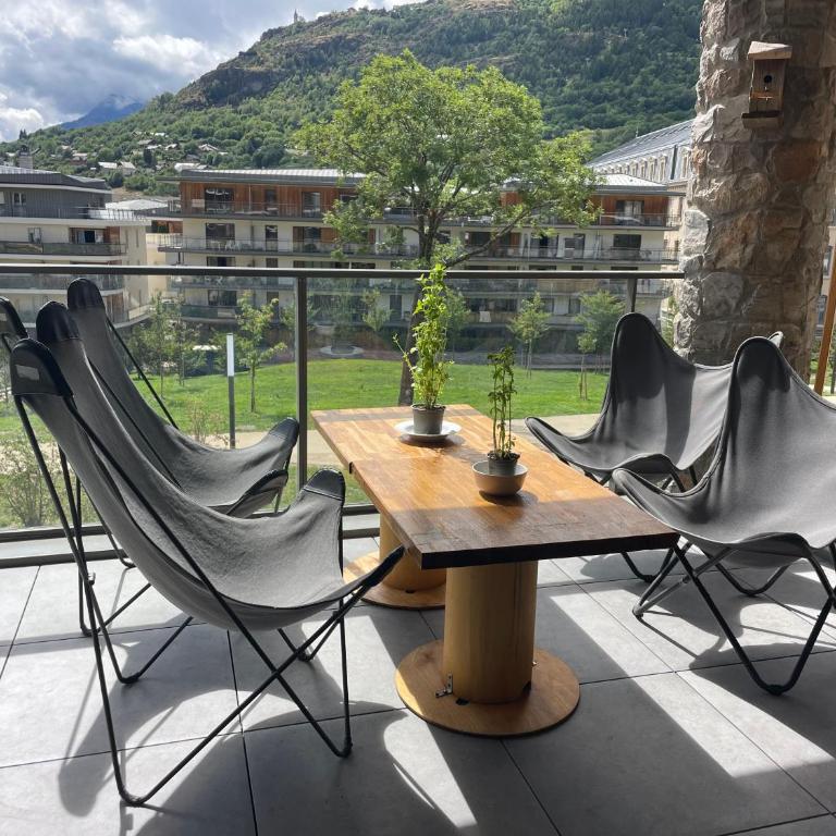 Nouvel appartement T3 dans résidence haut de gamme vue sur parc et Montagnes Briançon Htes Alpes - Appartement 2 Chambres avec Vue sur la Montagne - 46