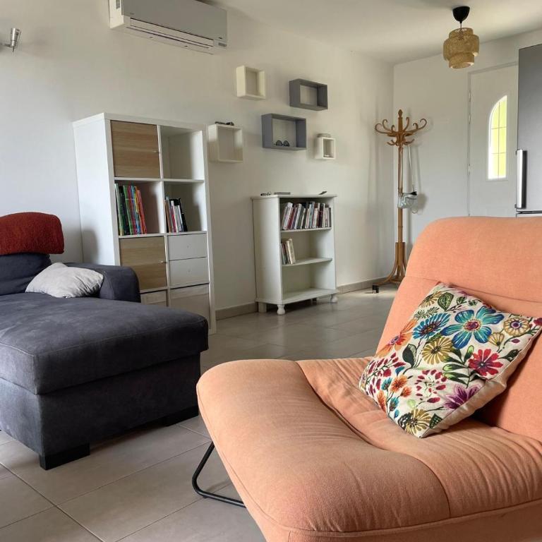 Petite maison entre la montagne et la mer ! - Maison 1 Chambre - 4