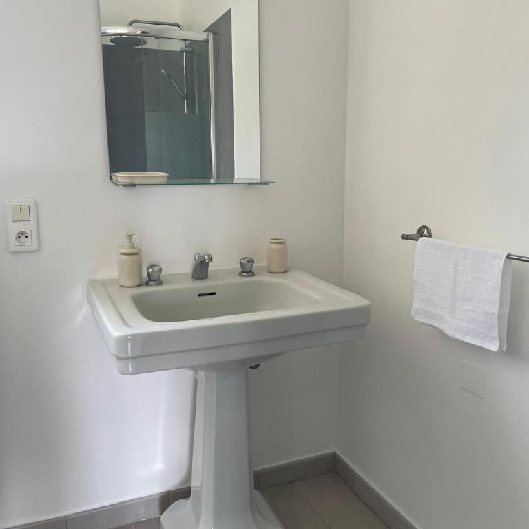 Petite maison entre la montagne et la mer ! - Maison 1 Chambre - 28